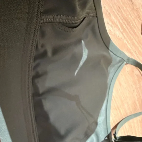 🟢 Reebok x Victoria Beckham chalk Green Sports Bra MED - Picture 9 of 9